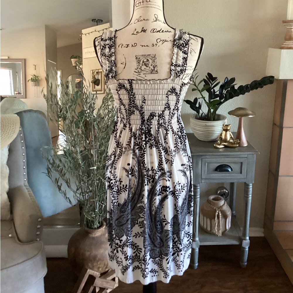 WinWin Black and White Paisley Midi Dress